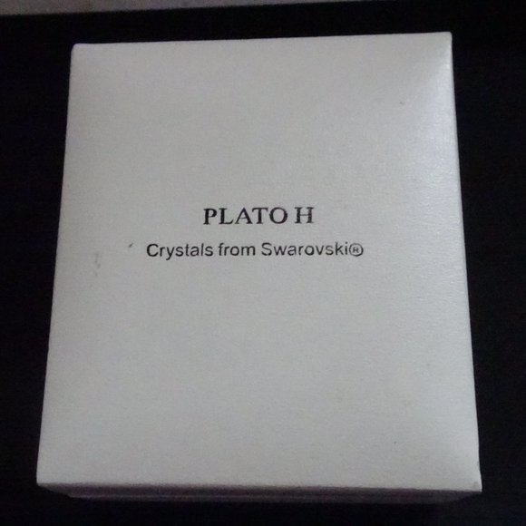 Platoh Swarovski Crystal Blue Heart Necklace - Picture 8 of 8